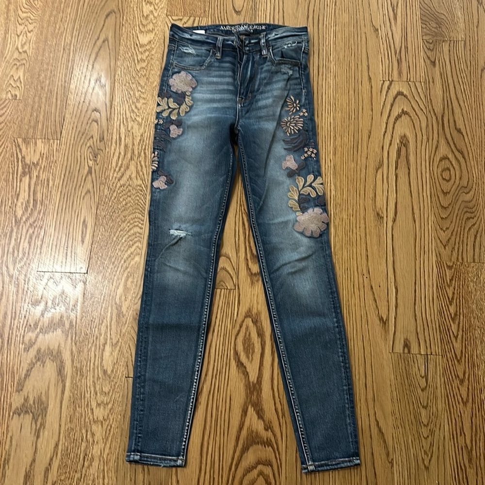 American Eagle- Super Hi-Rise Embroidered Denim